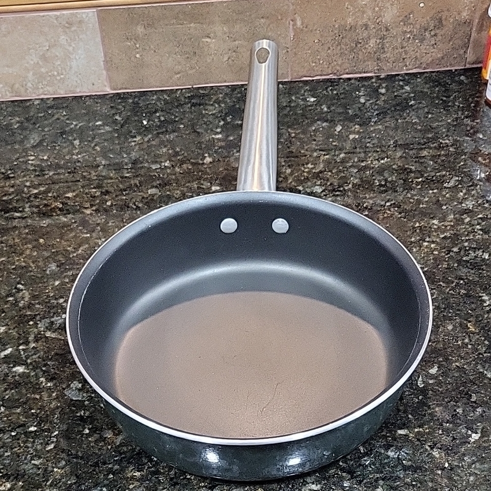 Tramontina Professional 10-Inch Non Stick Frying Pan, Heavy-Gauge Aluminum Skill